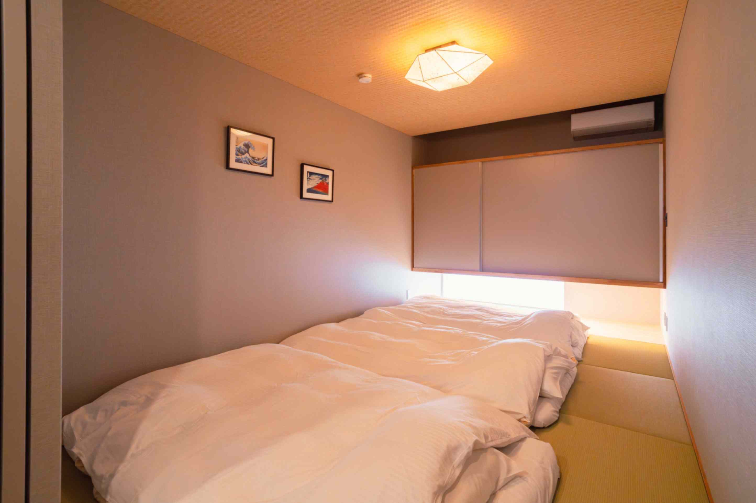 Tatami room