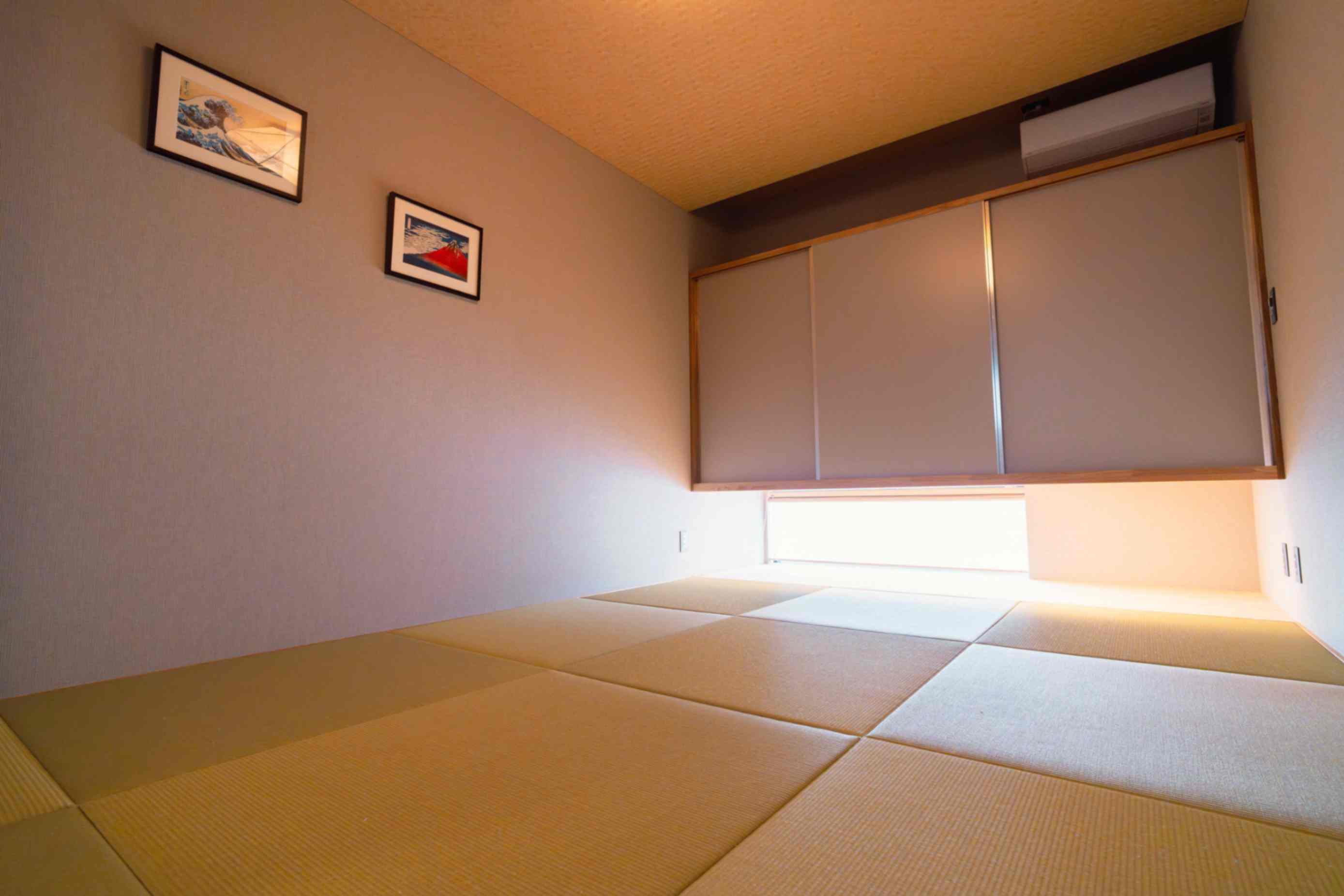 Tatami room